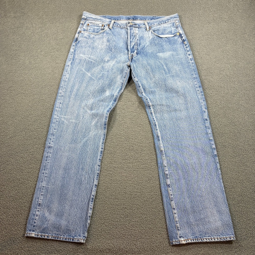 Levis Jeans Mens 38x32 Blue 501 Original Fit Straight Leg Light Wash Denim 00501